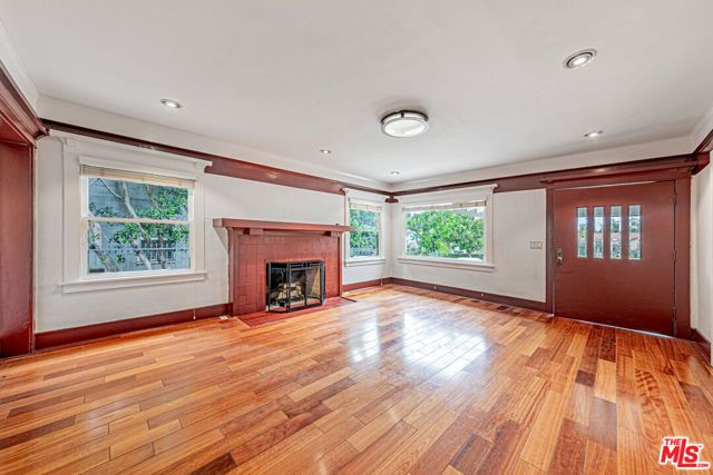 1044 S St Andrews Place, Los Angeles, CA 90019