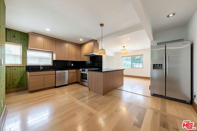 1044 S St Andrews Place, Los Angeles, CA 90019