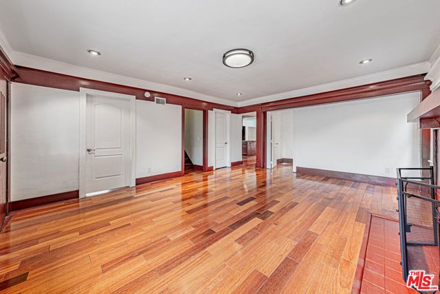 1044 S St Andrews Place, Los Angeles, CA 90019