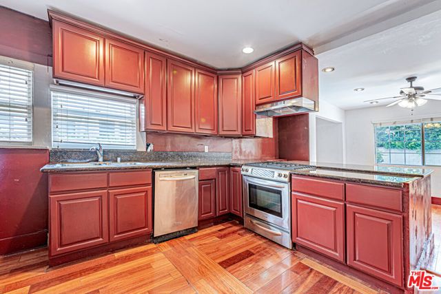 1044 S St Andrews Place, Los Angeles, CA 90019