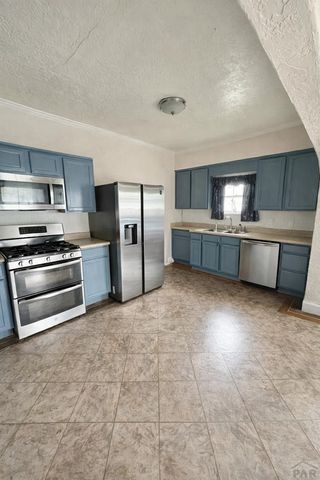 318 W 10th St, La Junta, CO 81050