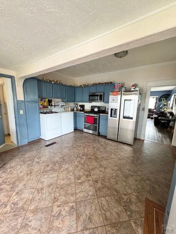 318 W 10th St, La Junta, CO 81050