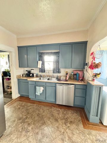 318 W 10th St, La Junta, CO 81050