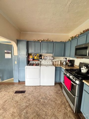 318 W 10th St, La Junta, CO 81050