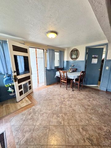 318 W 10th St, La Junta, CO 81050