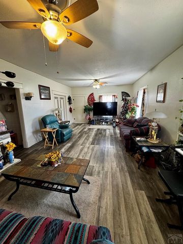 318 W 10th St, La Junta, CO 81050