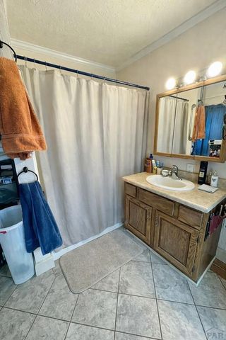 318 W 10th St, La Junta, CO 81050