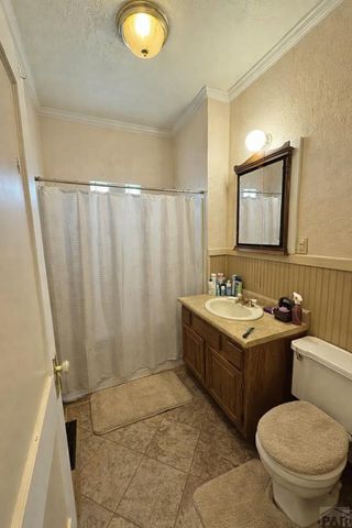 318 W 10th St, La Junta, CO 81050