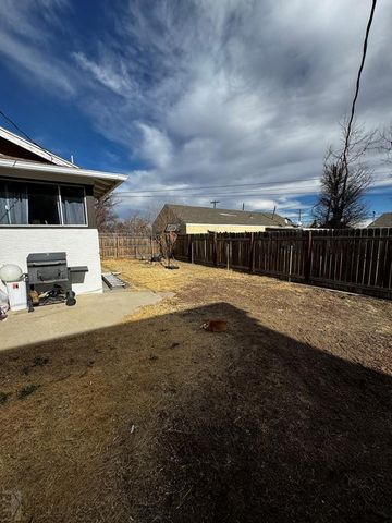 318 W 10th St, La Junta, CO 81050