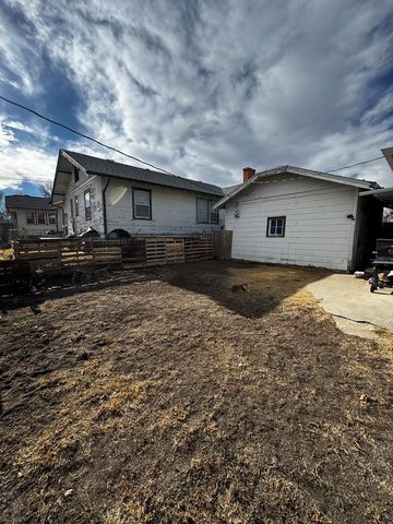 318 W 10th St, La Junta, CO 81050