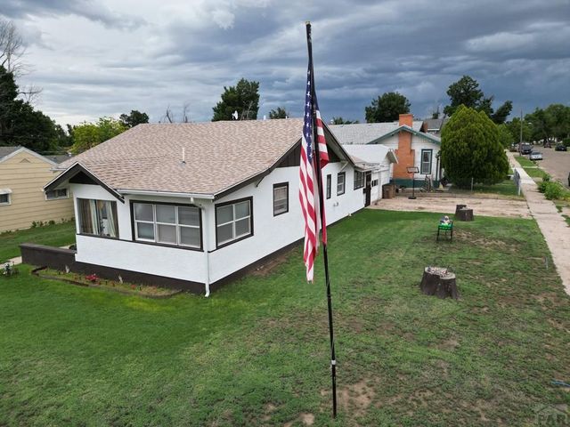 318 W 10th St, La Junta, CO 81050
