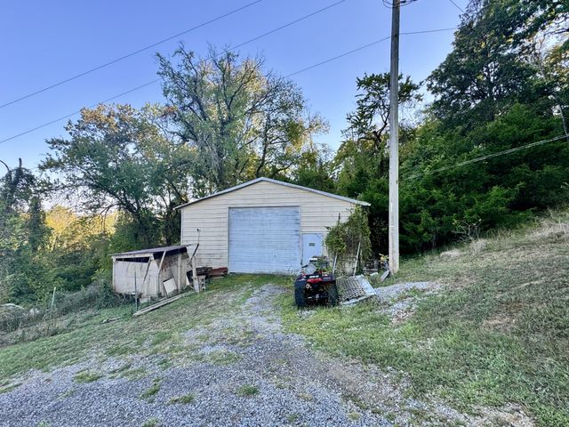 14 Cordell Hull Ln, Elmwood, TN 38560