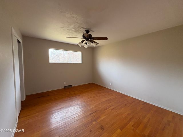 4517 S Wall Avenue, Joplin, MO 64804