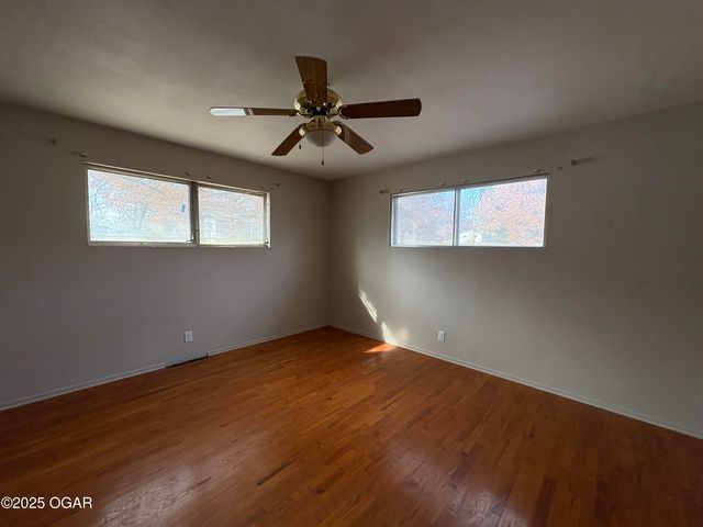 4517 S Wall Avenue, Joplin, MO 64804