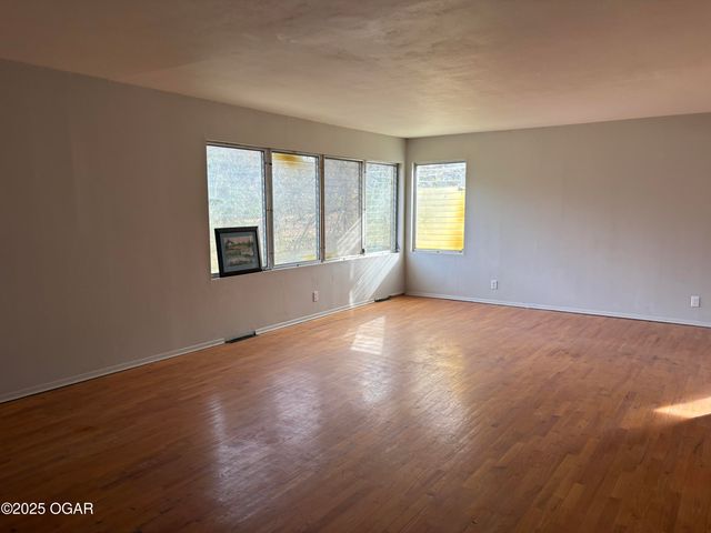 4517 S Wall Avenue, Joplin, MO 64804