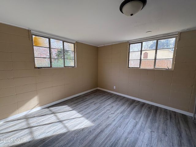 4517 S Wall Avenue, Joplin, MO 64804