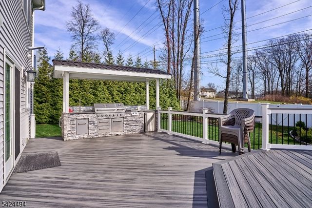 62 Colonial Woods Dr, West Orange Twp., NJ 07052