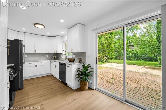41981 Quince Drive, Novi, MI 48375