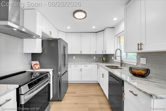 41981 Quince Drive, Novi, MI 48375