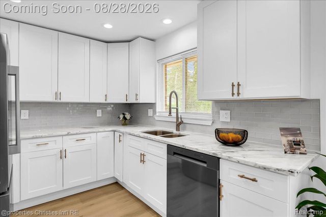 41981 Quince Drive, Novi, MI 48375