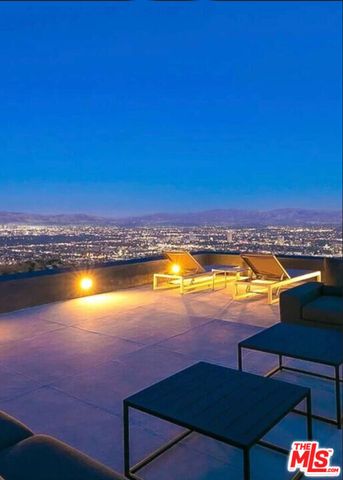 11729 Laurelwood Drive, Studio City, CA 91604