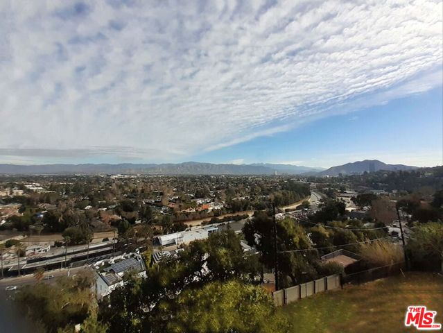 11729 Laurelwood Drive, Studio City, CA 91604