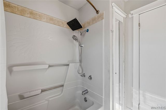 2526 Walnut Avenue, Niagara Falls, NY 14301