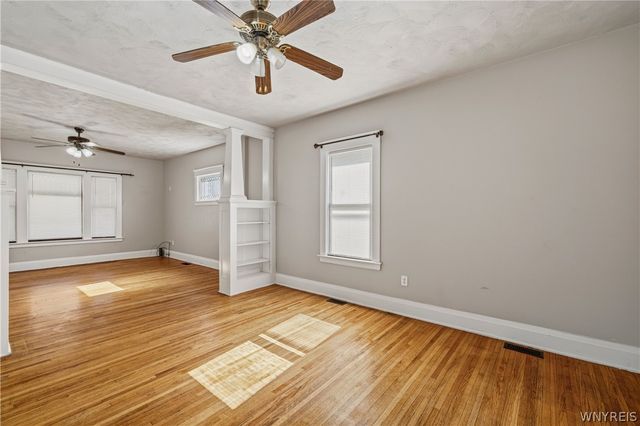 2526 Walnut Avenue, Niagara Falls, NY 14301