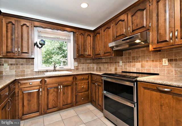 1207 TOWNSHIP LINE RD, Phoenixville, PA 19460