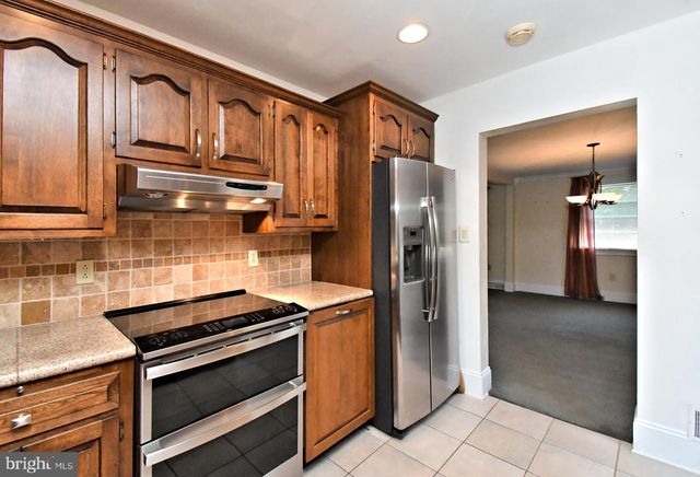 1207 TOWNSHIP LINE RD, Phoenixville, PA 19460