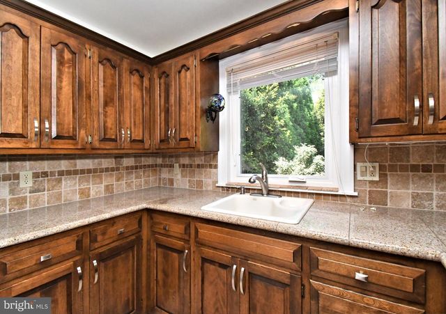 1207 TOWNSHIP LINE RD, Phoenixville, PA 19460