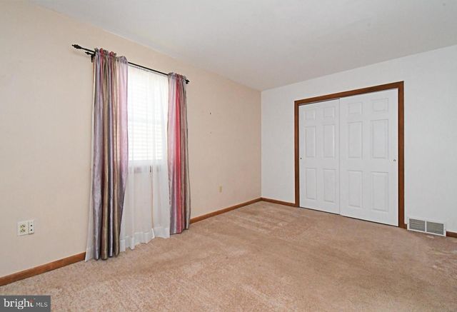 1207 TOWNSHIP LINE RD, Phoenixville, PA 19460