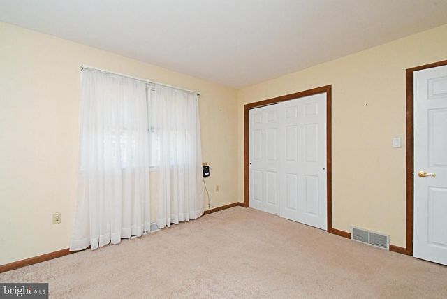1207 TOWNSHIP LINE RD, Phoenixville, PA 19460