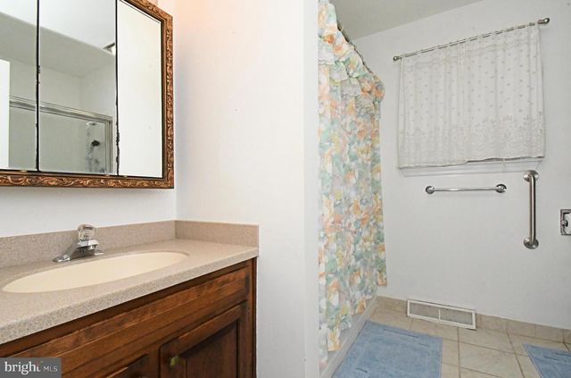 1207 TOWNSHIP LINE RD, Phoenixville, PA 19460
