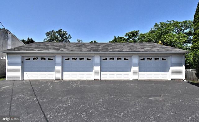1207 TOWNSHIP LINE RD, Phoenixville, PA 19460