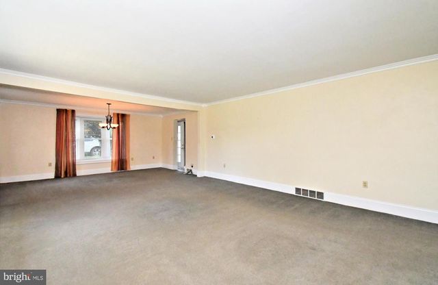 1207 TOWNSHIP LINE RD, Phoenixville, PA 19460