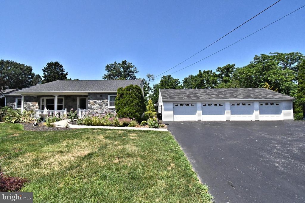 1207 TOWNSHIP LINE RD, Phoenixville, PA 19460