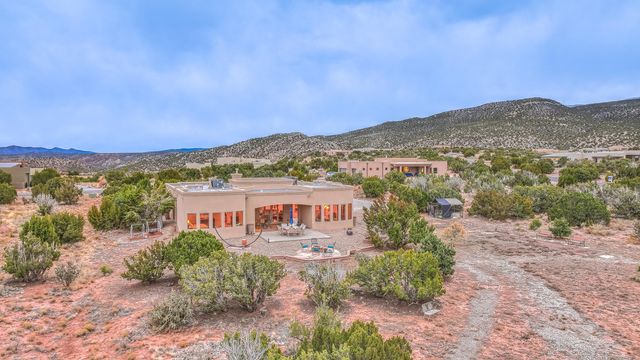 255 Diamond Tail Road, Placitas, NM 87043