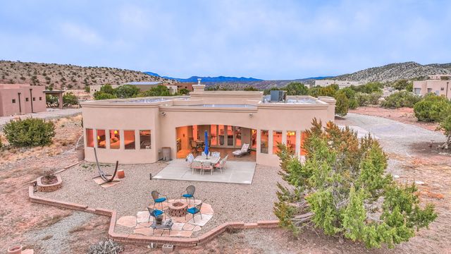 255 Diamond Tail Road, Placitas, NM 87043