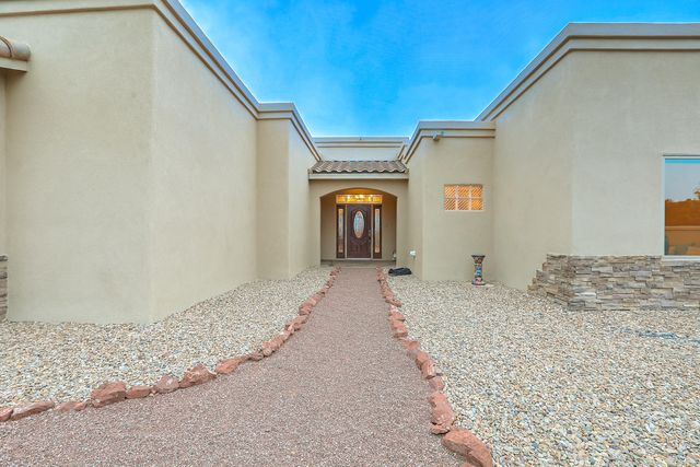 255 Diamond Tail Road, Placitas, NM 87043