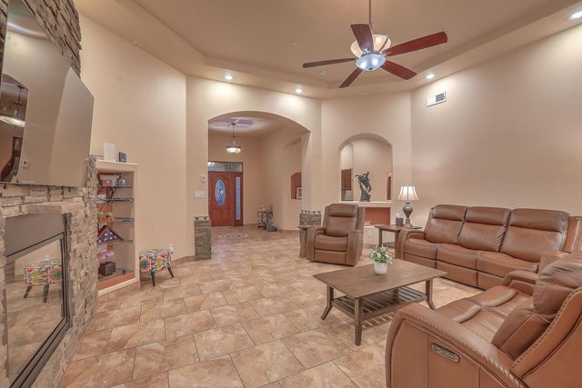 255 Diamond Tail Road, Placitas, NM 87043