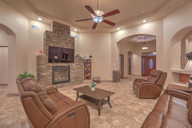 255 Diamond Tail Road, Placitas, NM 87043