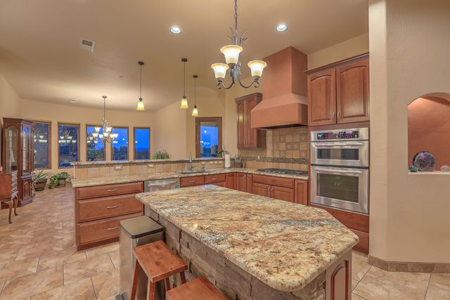 255 Diamond Tail Road, Placitas, NM 87043