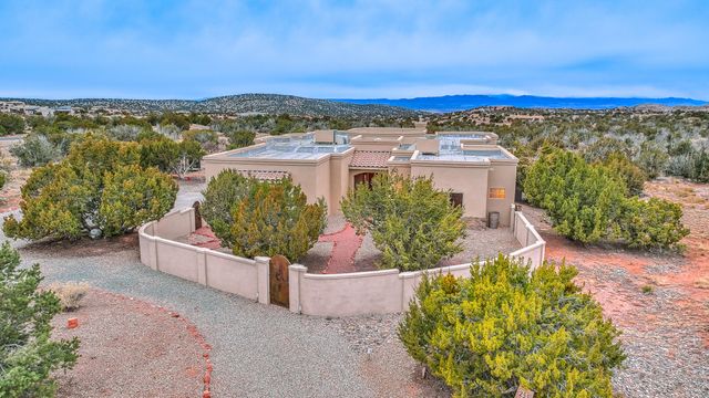 255 Diamond Tail Road, Placitas, NM 87043