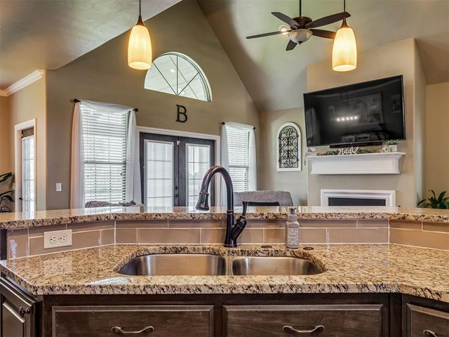 11656 Carefree Lane, Shawnee, OK 74804
