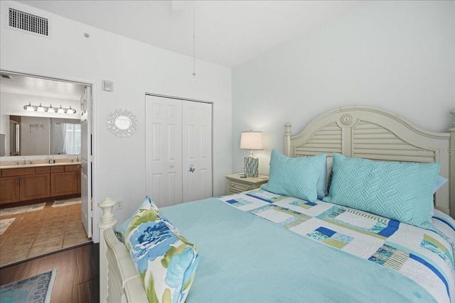 1064 N TAMIAMI TRAIL 1206, Sarasota, FL 34236