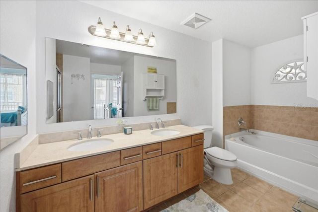 1064 N TAMIAMI TRAIL 1206, Sarasota, FL 34236