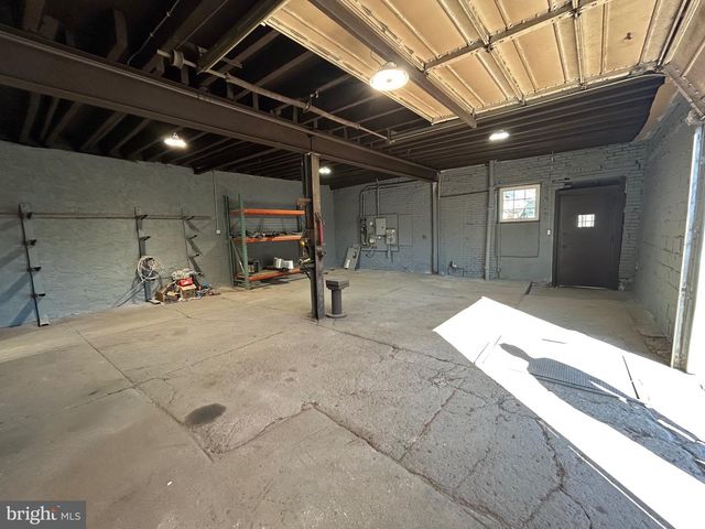 6216 W GIRARD AVE #FRONT, Philadelphia, PA 19151