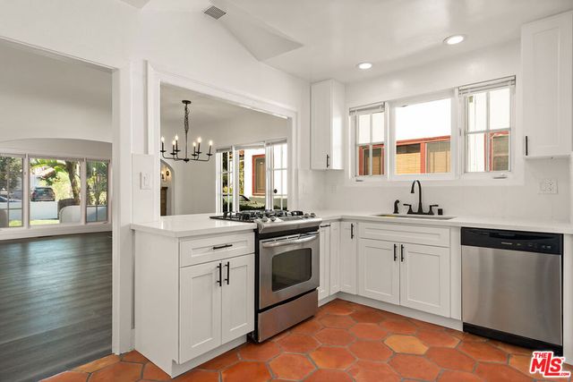 1210 N Poinsettia Drive, Los Angeles, CA 90046