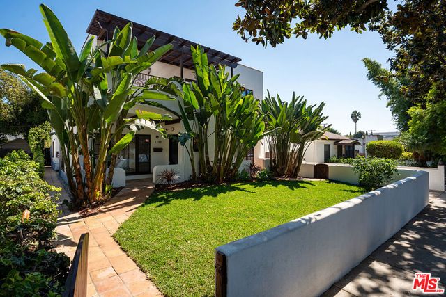 1210 N Poinsettia Drive, Los Angeles, CA 90046